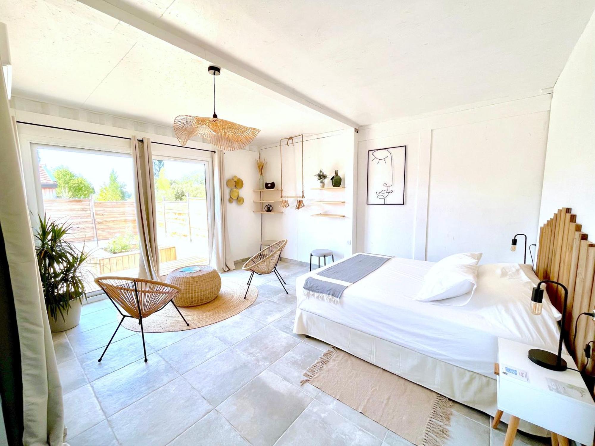Nuiki Lodges - Chambres D'Hotes Montségur-sur-Lauzon 外观 照片